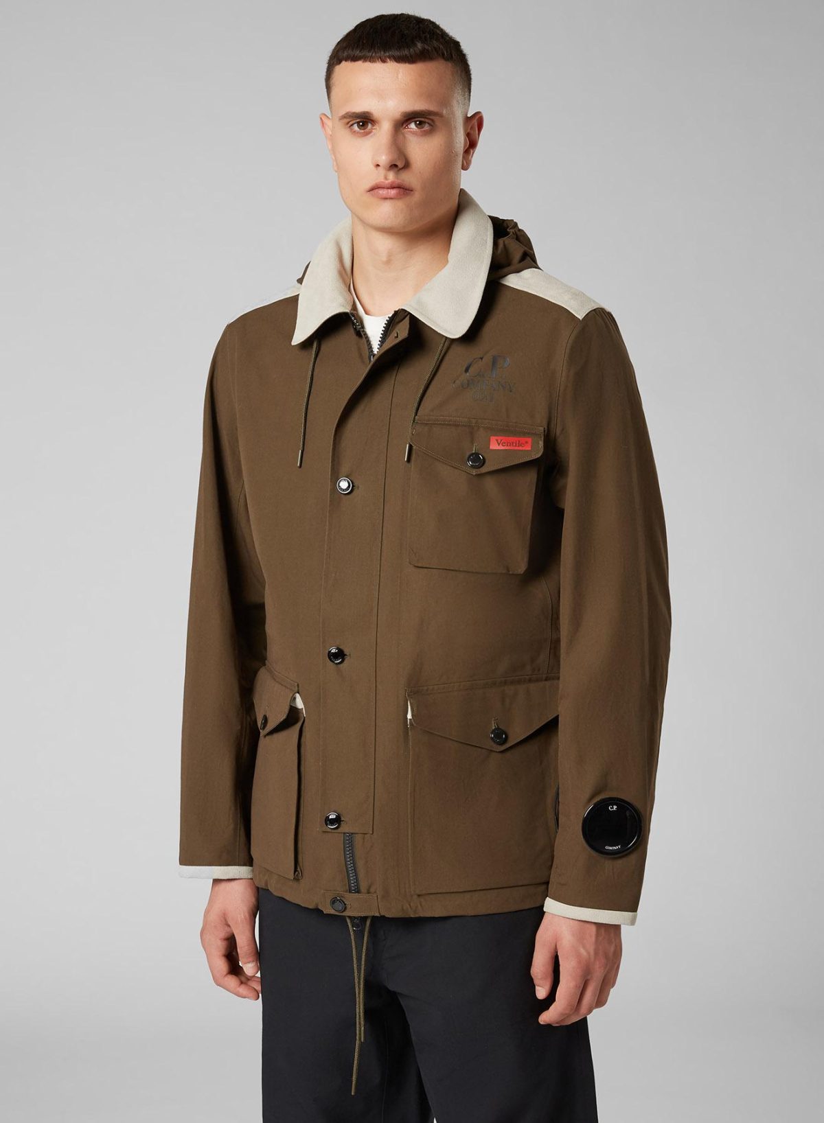 Galleria foto 'La moda esce all’aperto' - foto 27