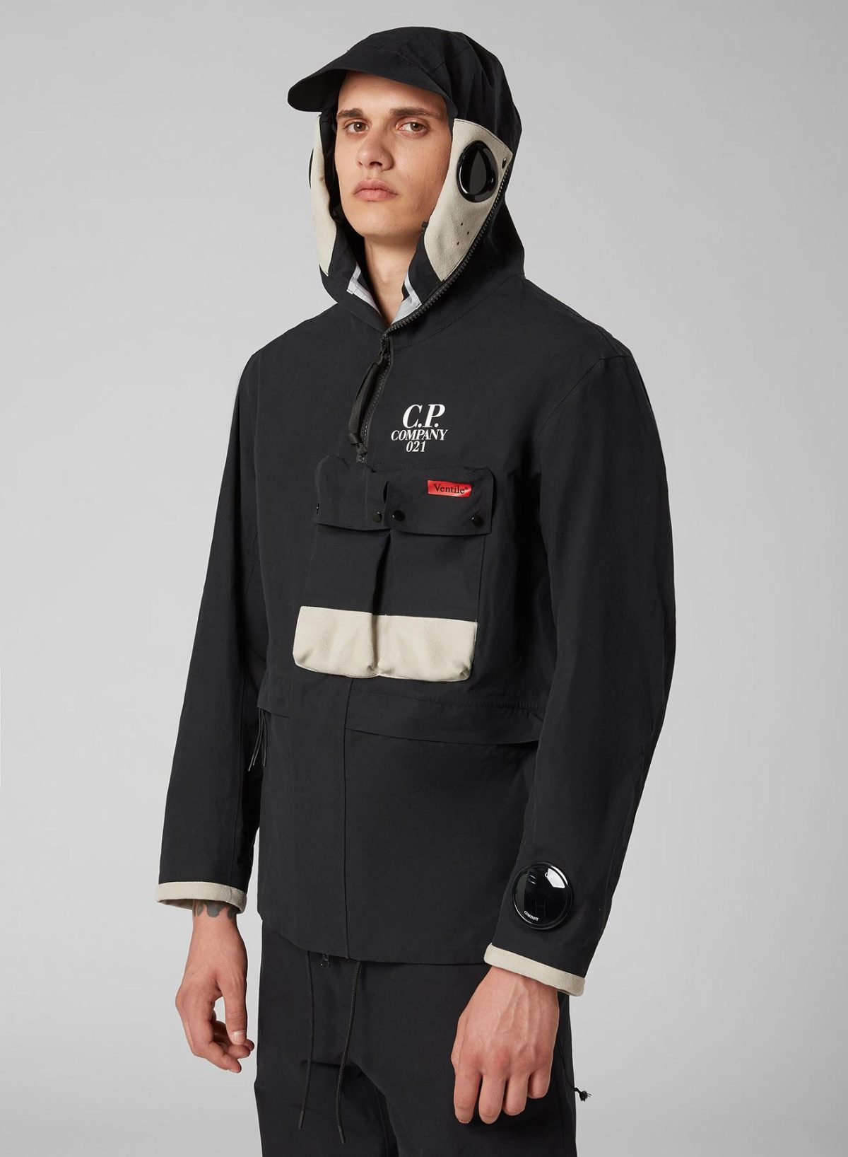 Galleria foto 'La moda esce all’aperto' - foto 28