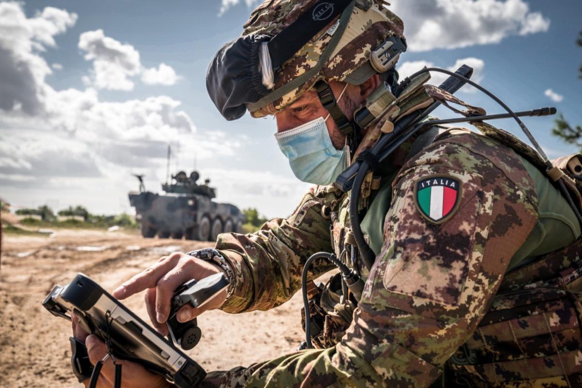 Galleria foto 'Dalla tecno-guerra nascono soluzioni di pace' - foto 3