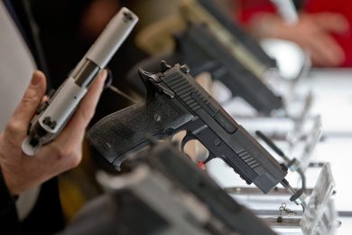 La legge sull’export delle armi consente alla sinistra i divieti ideologici