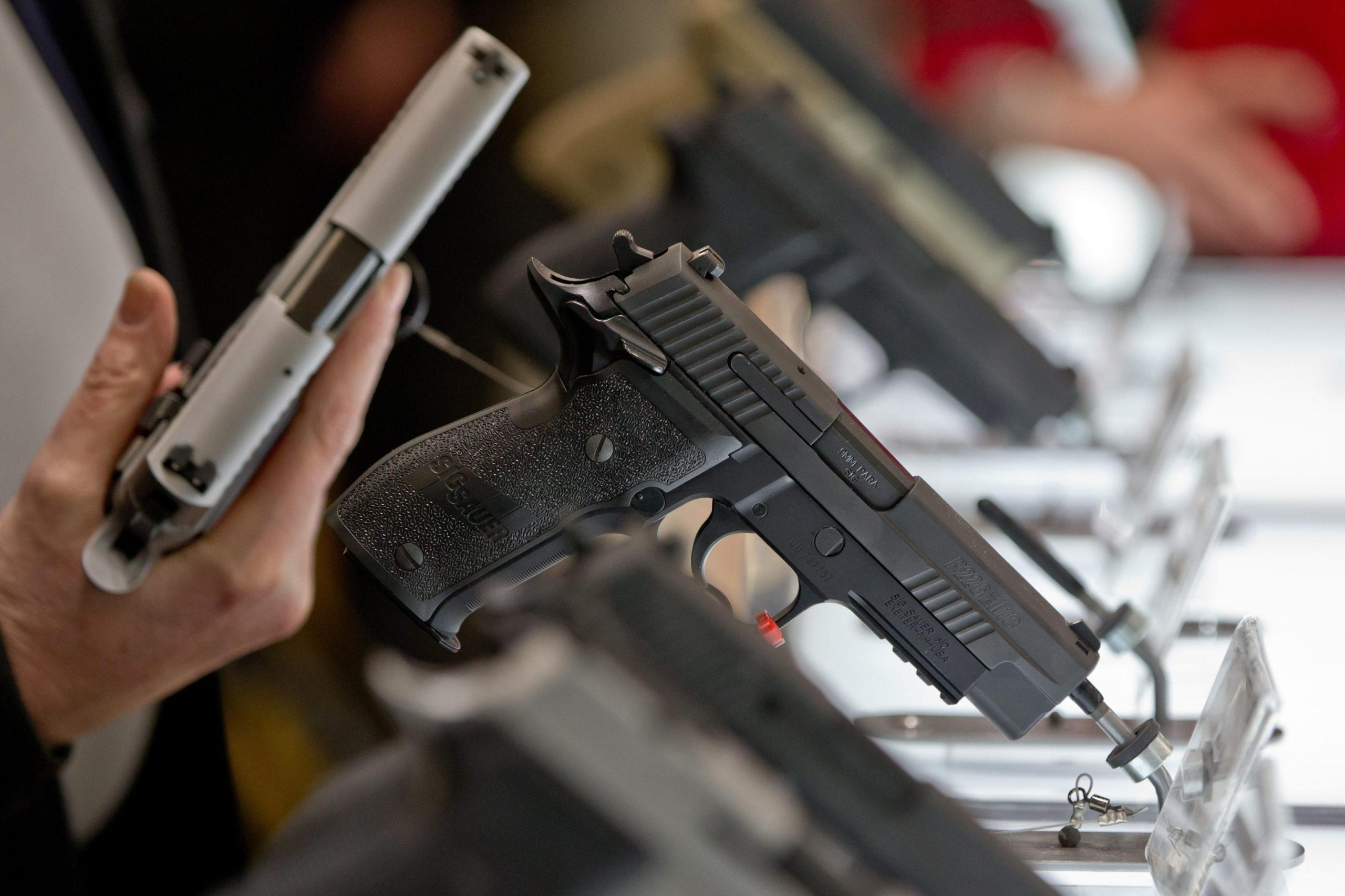 La legge sull’export delle armi consente alla sinistra i divieti ideologici