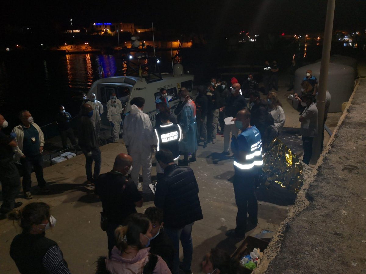 Galleria foto '«Io, poliziotto a Lampedusa»' - foto 7