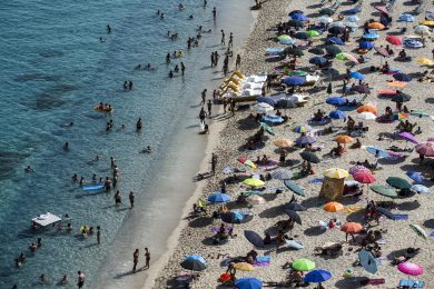 Affari d’oro per le assicurazioni salute e vacanze ai tempi del Covid