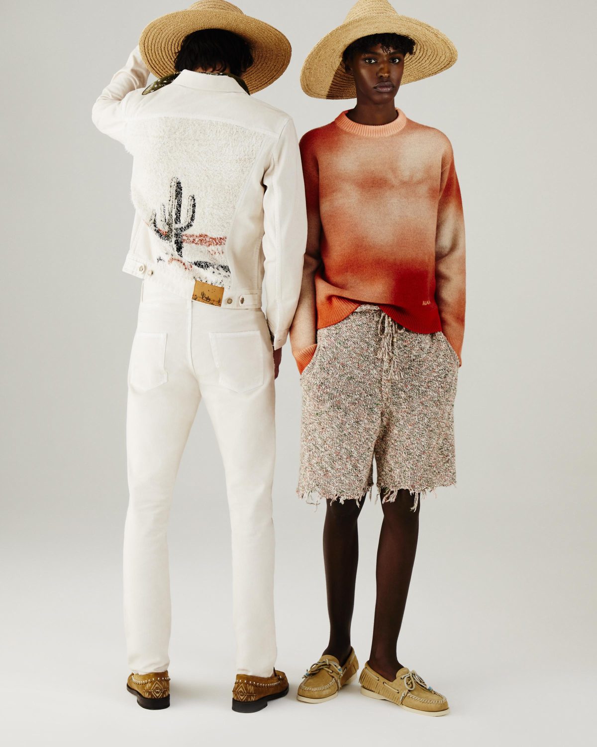 Galleria foto 'Il cardigan di Alanui, da portare in viaggio come pezzo moda cult e coperta cocoon' - foto 9