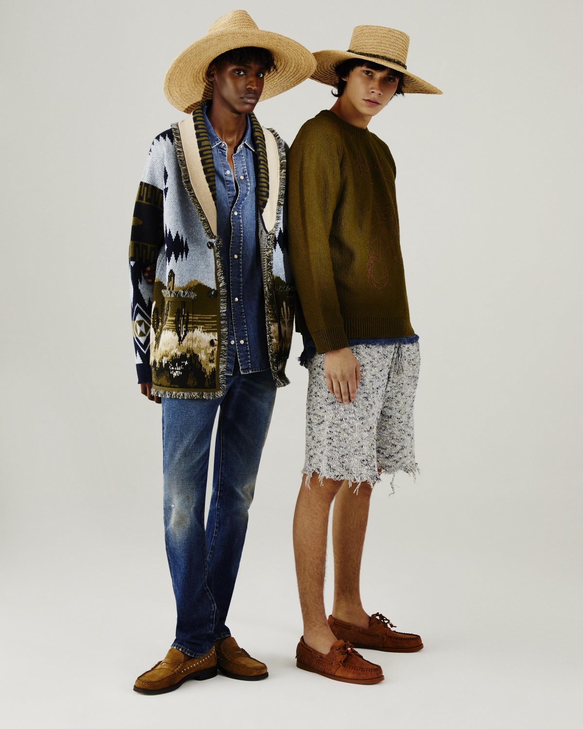 Galleria foto 'Il cardigan di Alanui, da portare in viaggio come pezzo moda cult e coperta cocoon' - foto 4