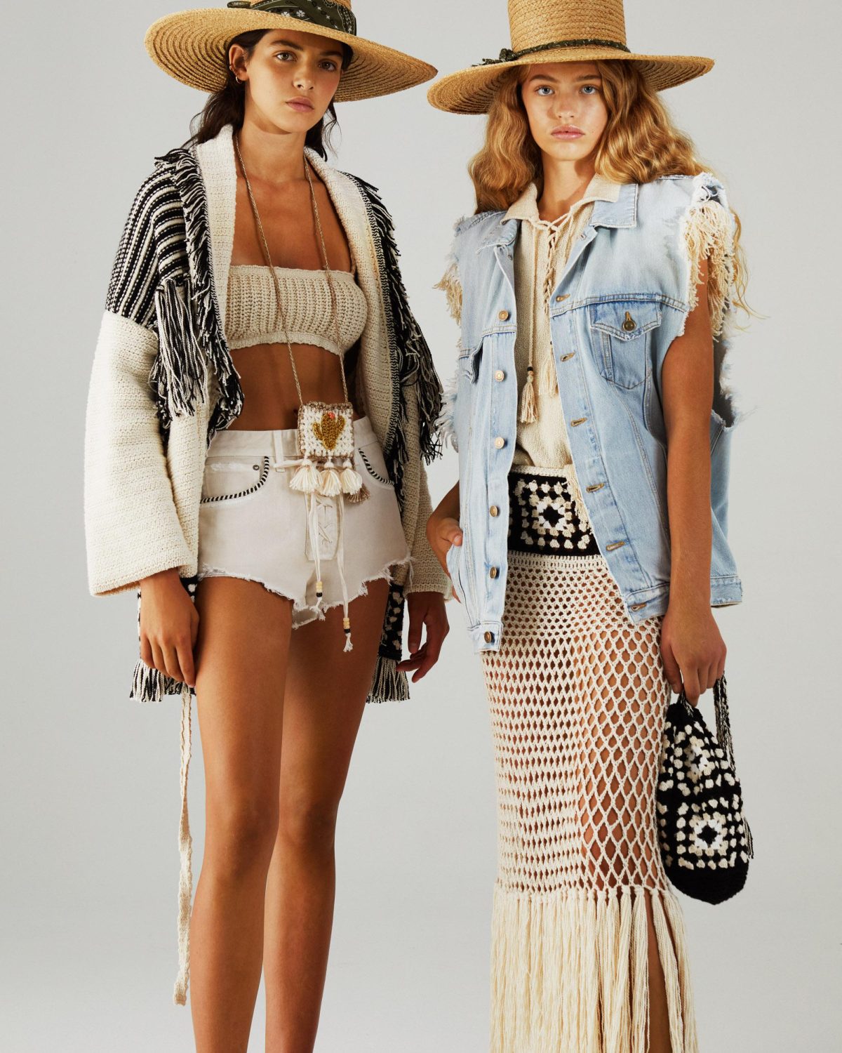 Galleria foto 'Il cardigan di Alanui, da portare in viaggio come pezzo moda cult e coperta cocoon' - foto 3