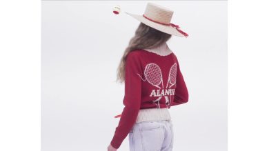 Il cardigan di Alanui, da portare in viaggio come pezzo moda cult e coperta cocoon