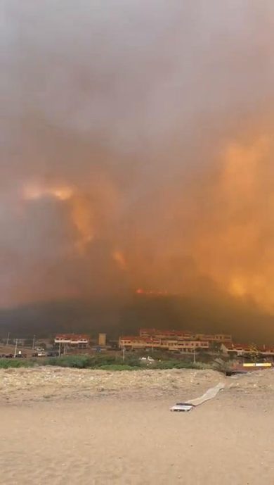 Gli incendi stanno devastando la Sardegna | video