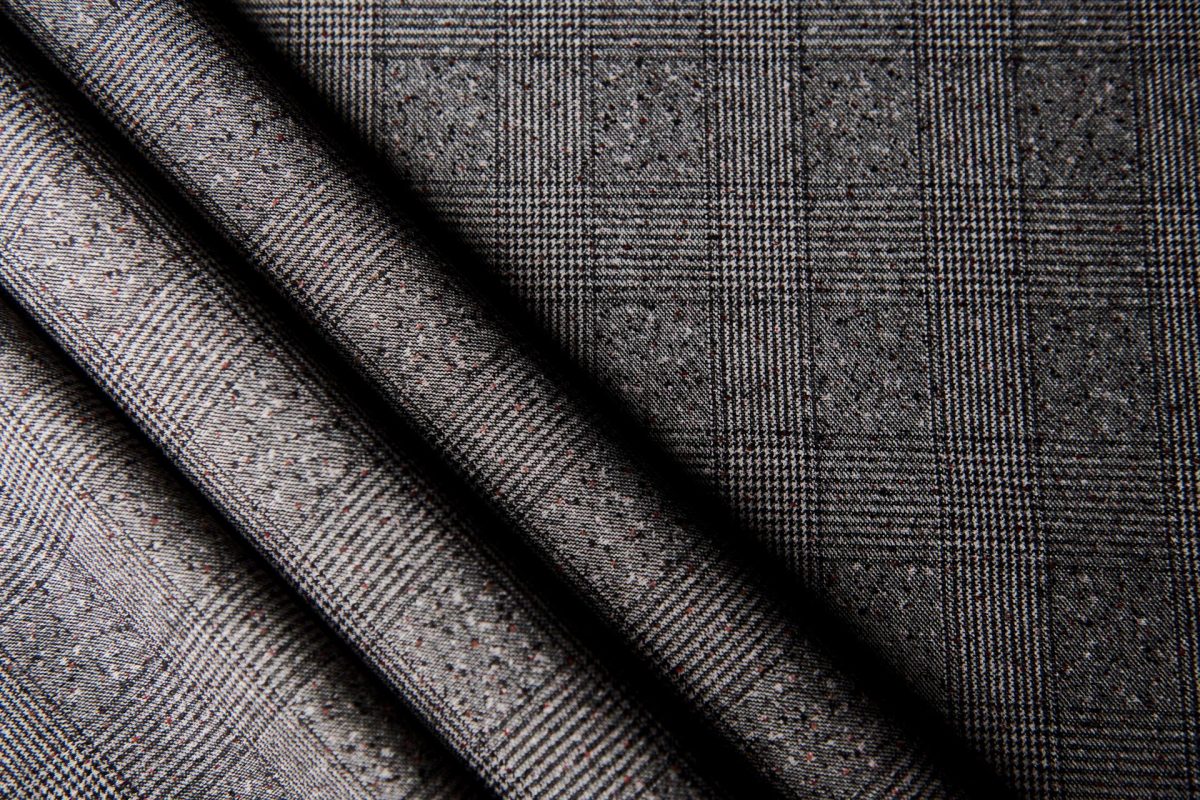 Galleria foto 'Metamorfosi genetica per i tessuti di abiti-design tecnologici e sostenibili' - foto 18