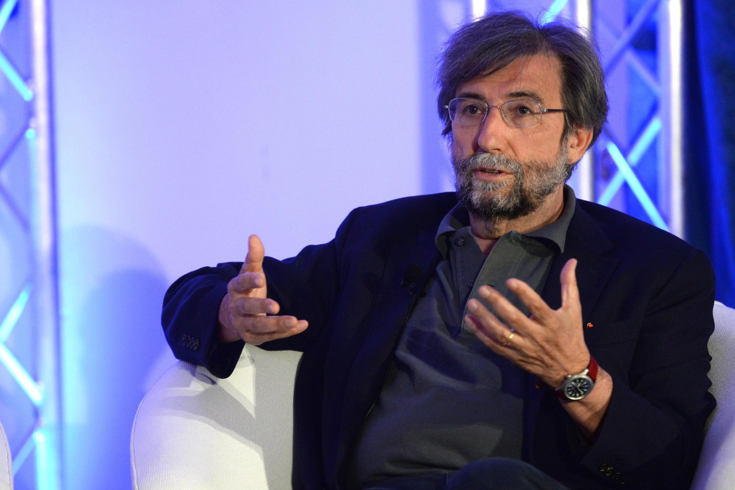 Il professor Galli del Ceffone invita a menare chi esprime idee che non gli piacciono