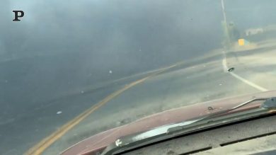 Canada in fiamme, la fuga dei cittadini dal villaggio di Lytton | video