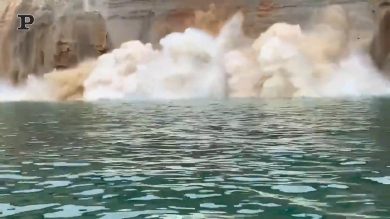 Usa, crolla una parte della scogliera del Lago Superiore | video