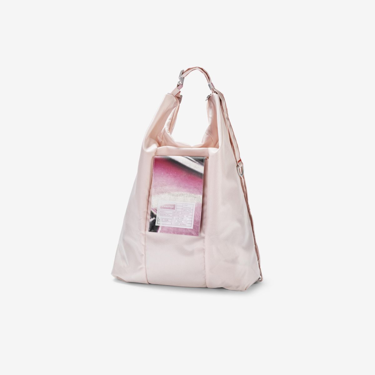 Galleria foto 'L’ultima idea di Freitag: uno zaino creato con gli airbag difettosi' - foto 3