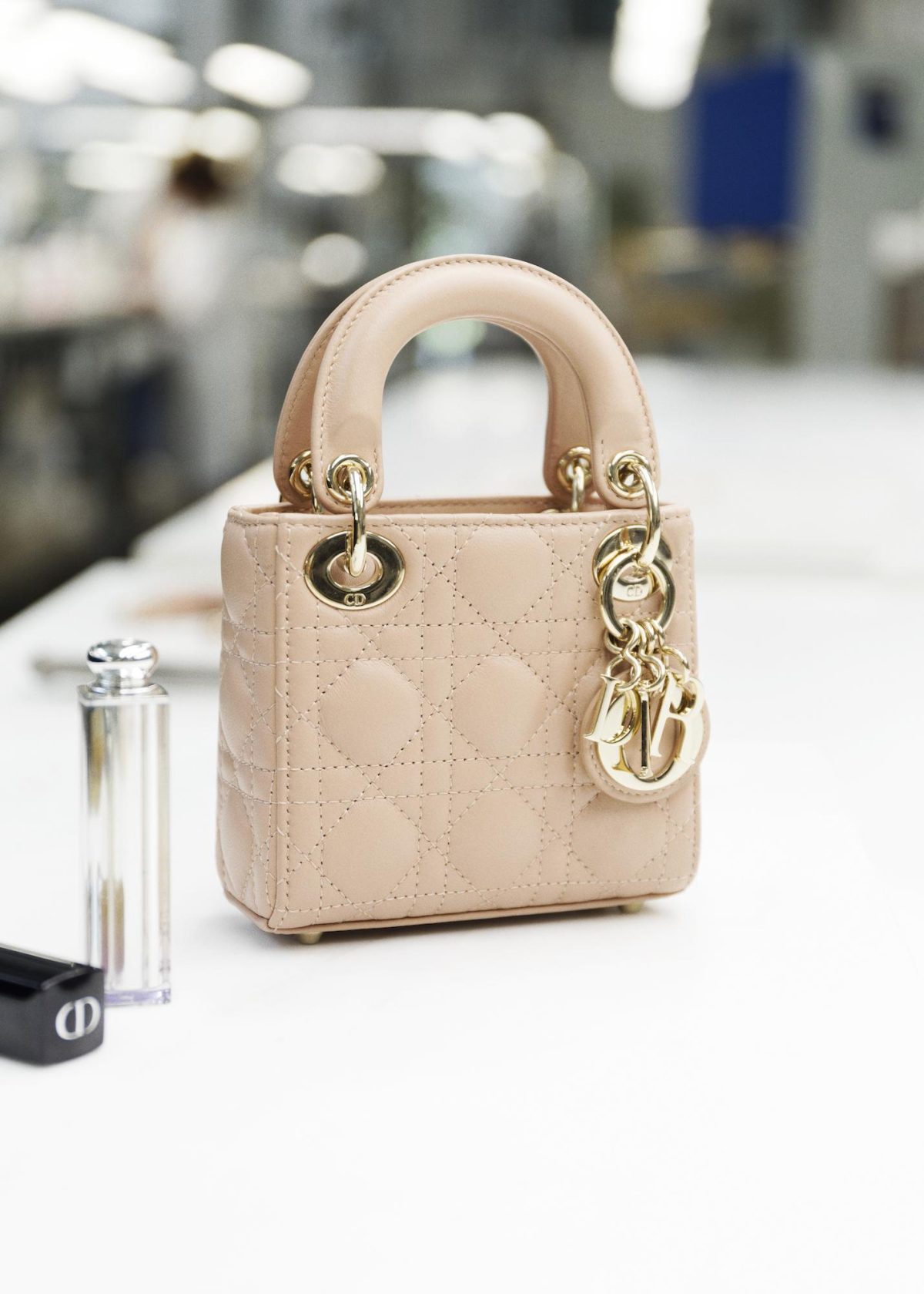 Galleria foto 'Tesoro, mi si è ristretta la borsa' - foto 26