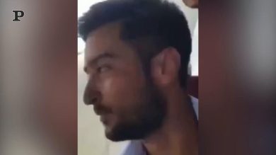 Il dramma degli Afghani, aggrappati ai carrelli dell’aereo in decollo| video