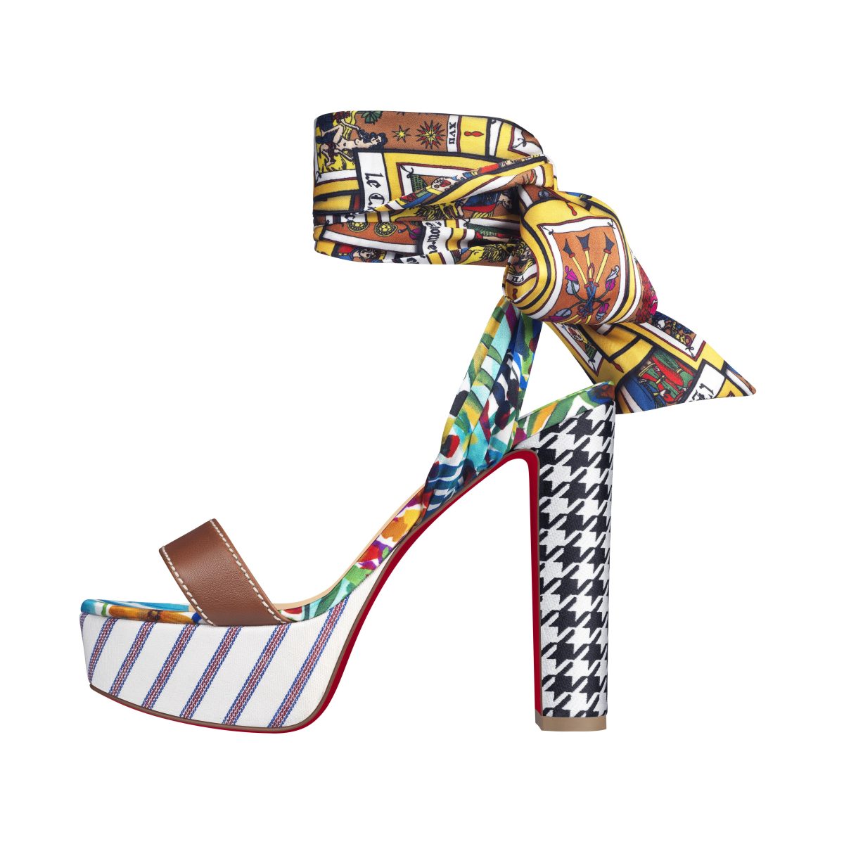 Galleria foto 'Tarot e Caracaba, le ispirazioni esoteriche delle scarpe e borse di Christian Louboutin' - foto 6