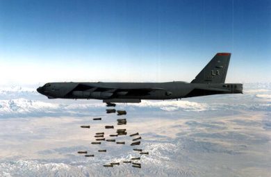 L’occidente manda i B-52 ma i Talebani hanno in mano l’Afghanistan