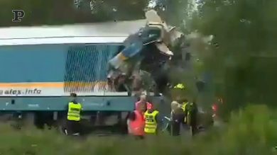 Repubblica Ceca, tre morti in un grave incidente ferroviario | Video