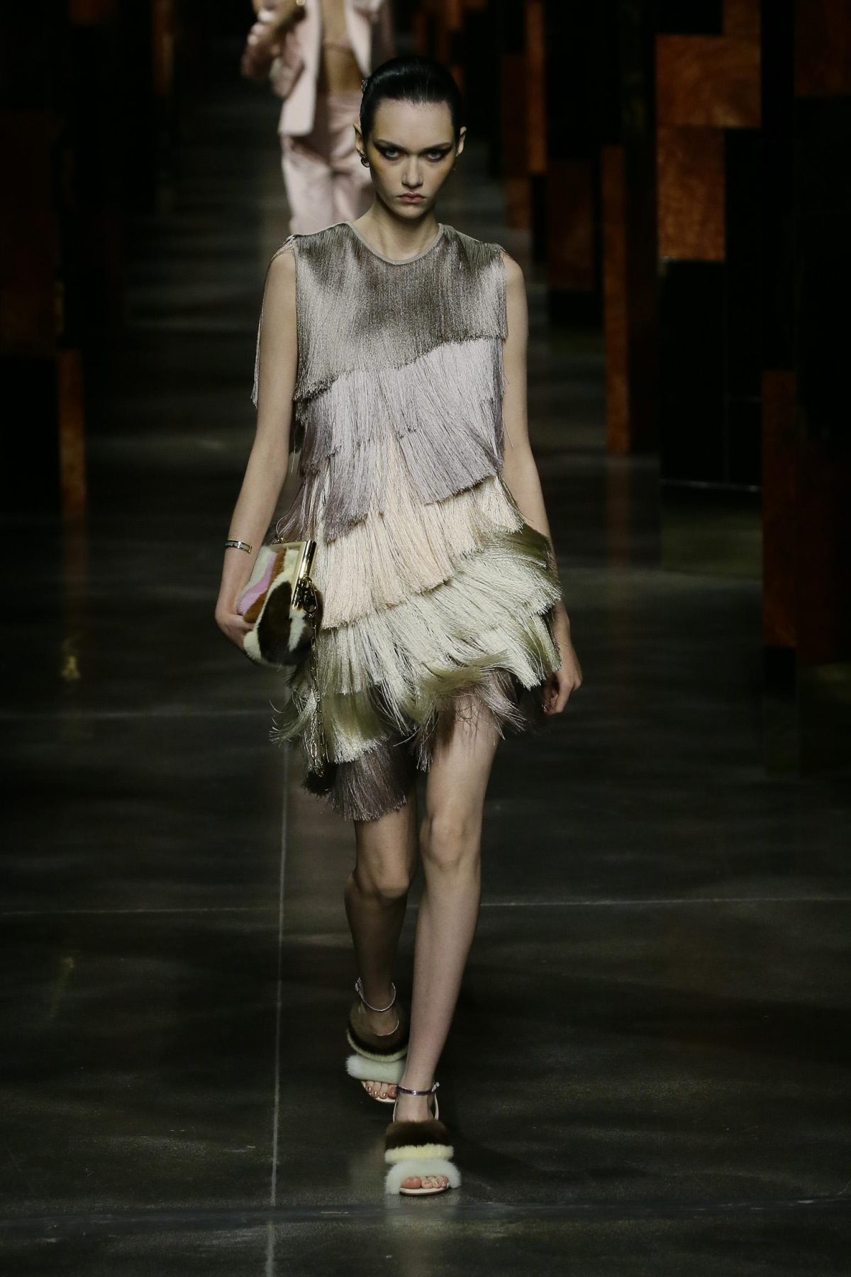 Galleria foto 'Fendi in pista con gli artisti e il glamour dello Studio54' - foto 5