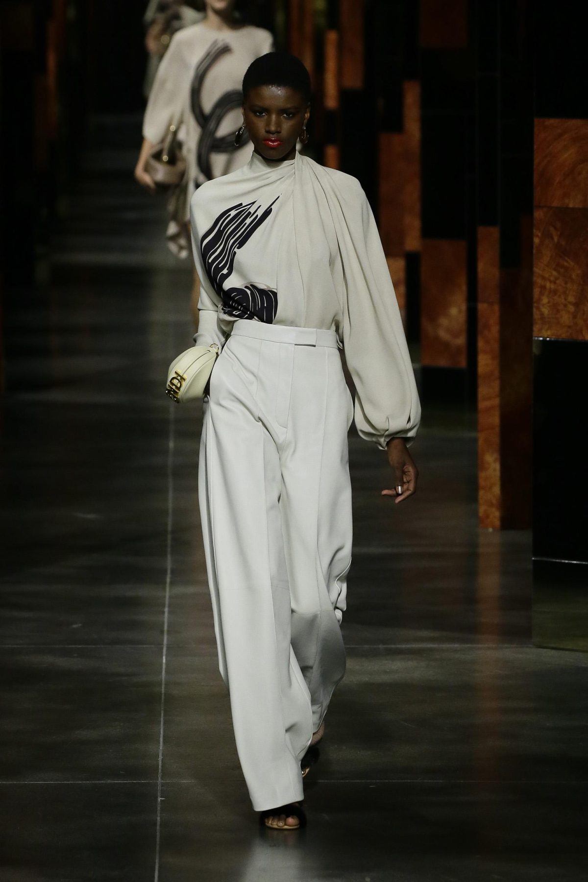 Galleria foto 'Fendi in pista con gli artisti e il glamour dello Studio54' - foto 2