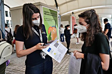 Via libera al Green Pass allargato, obbligo mascherato di vaccino