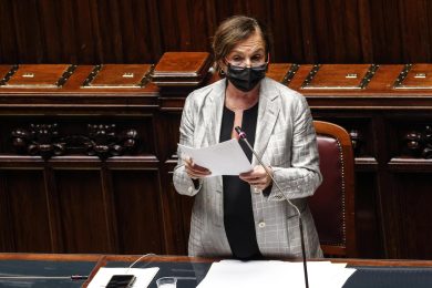 L’imbarazzante difesa della Lamorgese sul rave