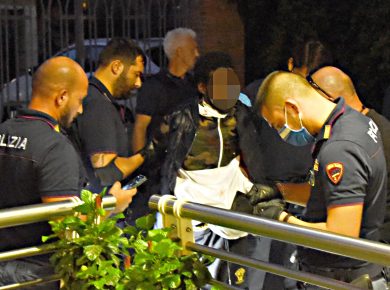 La Lamorgese ammette che siamo a rischio attacco ma non fa nulla