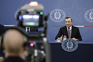 Draghi tira dritto e non esclude l’obbligo vaccinale