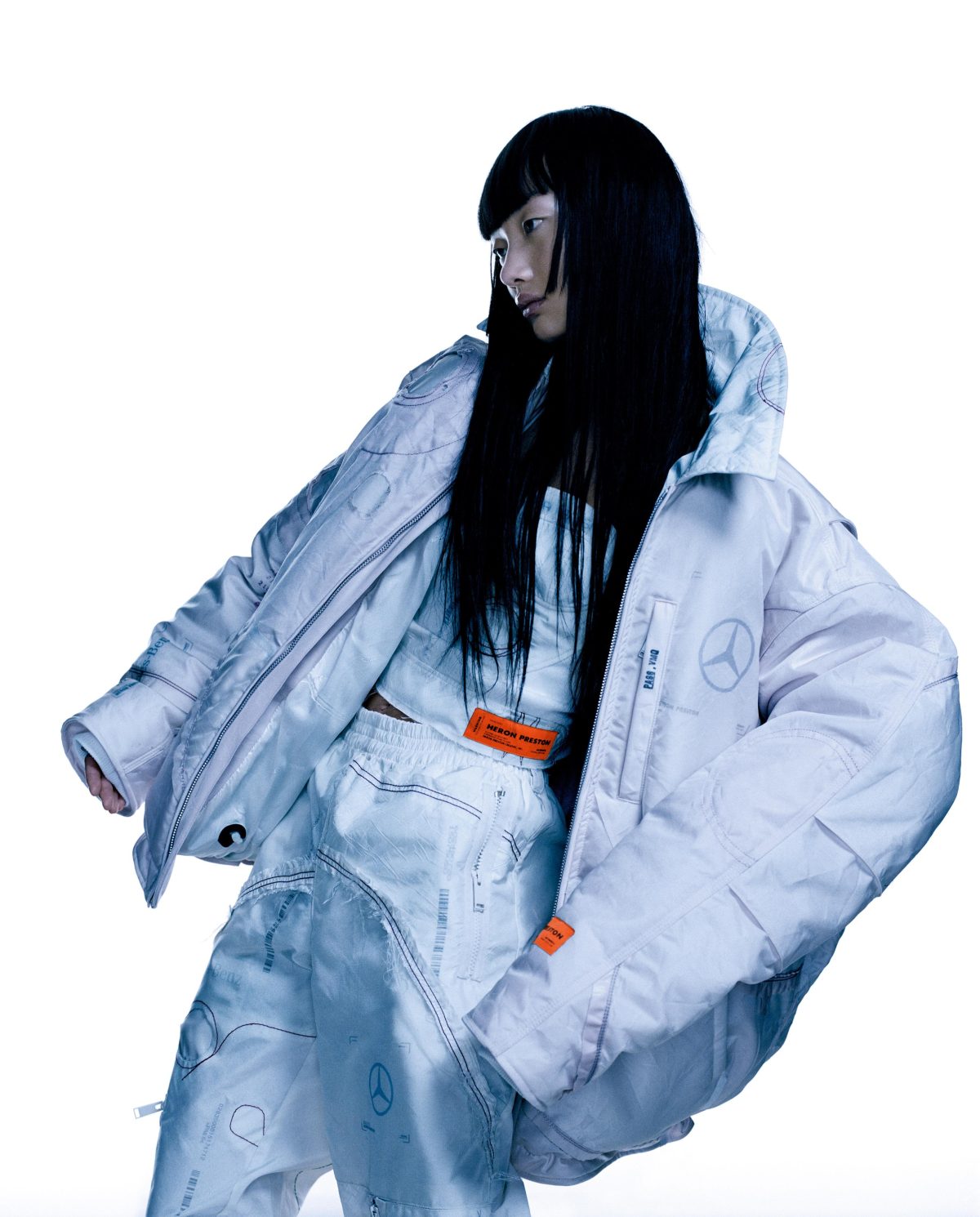 Galleria foto 'Una collezione ispirata all’airbag. Firmata da Heron Preston e Mercedes-Benz' - foto 9