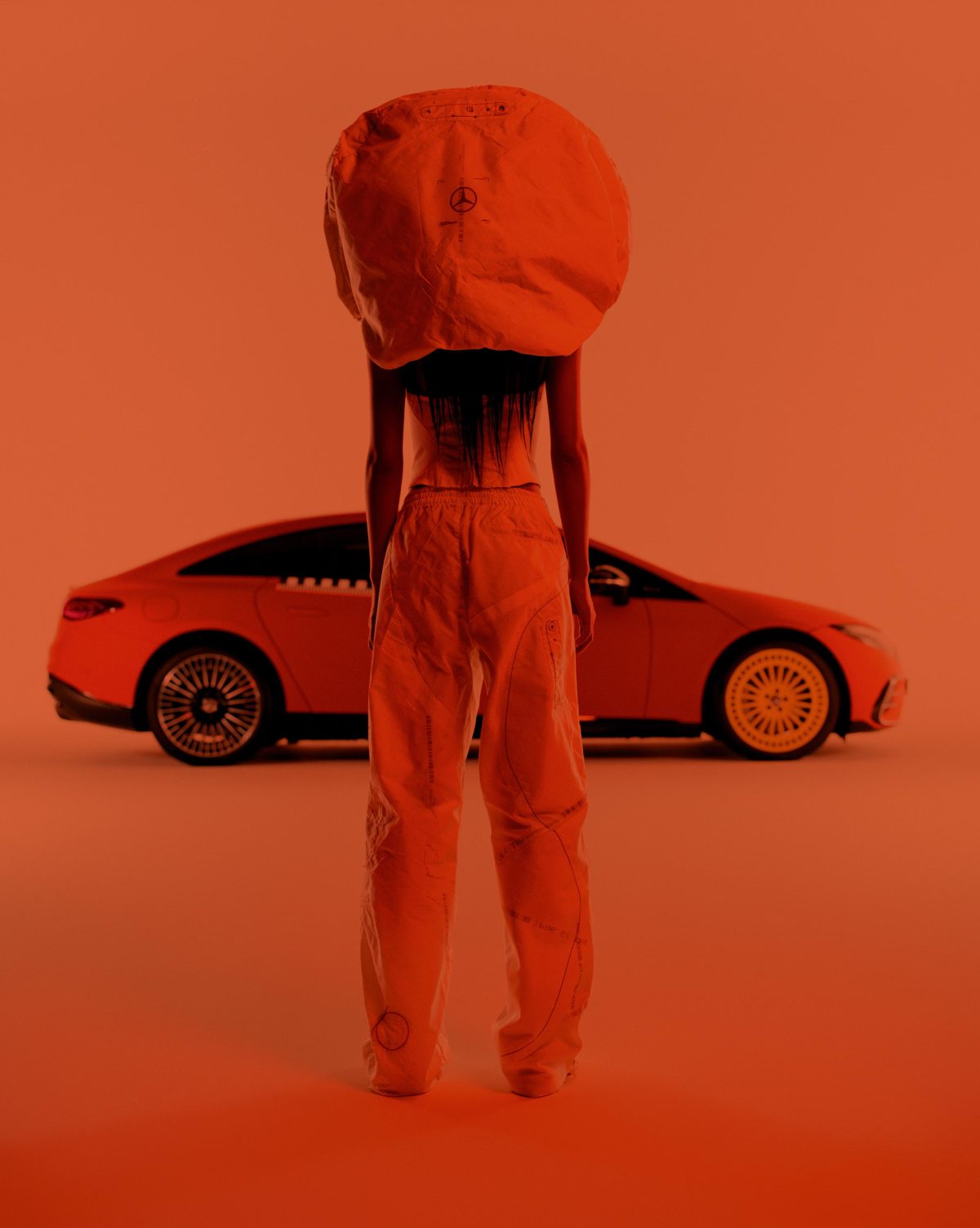 Galleria foto 'Una collezione ispirata all’airbag. Firmata da Heron Preston e Mercedes-Benz' - foto 3