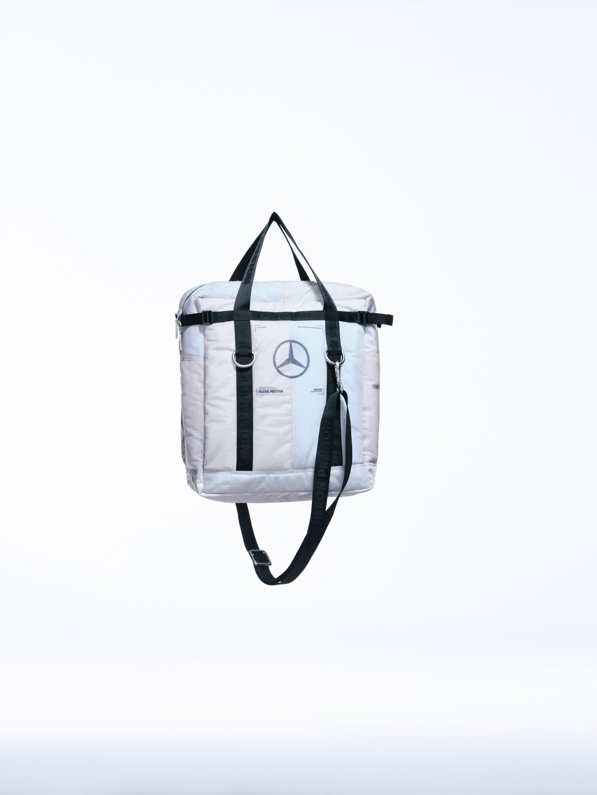 Galleria foto 'Una collezione ispirata all’airbag. Firmata da Heron Preston e Mercedes-Benz' - foto 2