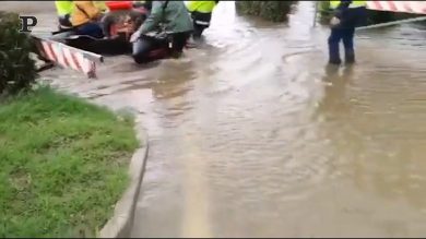 Siracusa, una famiglia salvata dalla furia del ciclone | Video