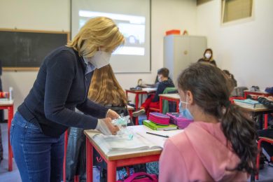Di scuola non si parla più, ma c’è ancora e ha tanto bisogno di cure