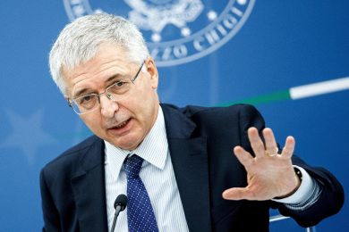 Il governo taglia il cordone dei bonus: un bene per l’industria