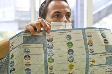 Il voto e l’affluenza certificano la crisi dei partiti