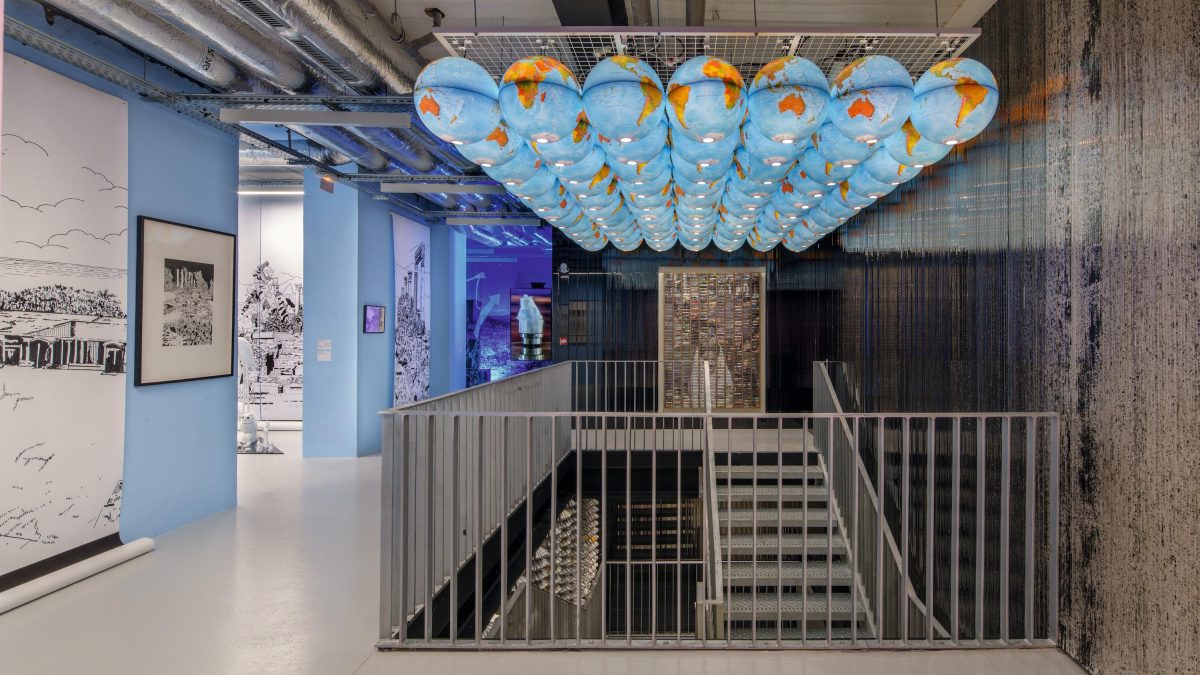 Galleria foto 'Diptyque celebra 60 anni con una mostra e una collezione dedicata a cinque capitali' - foto 22