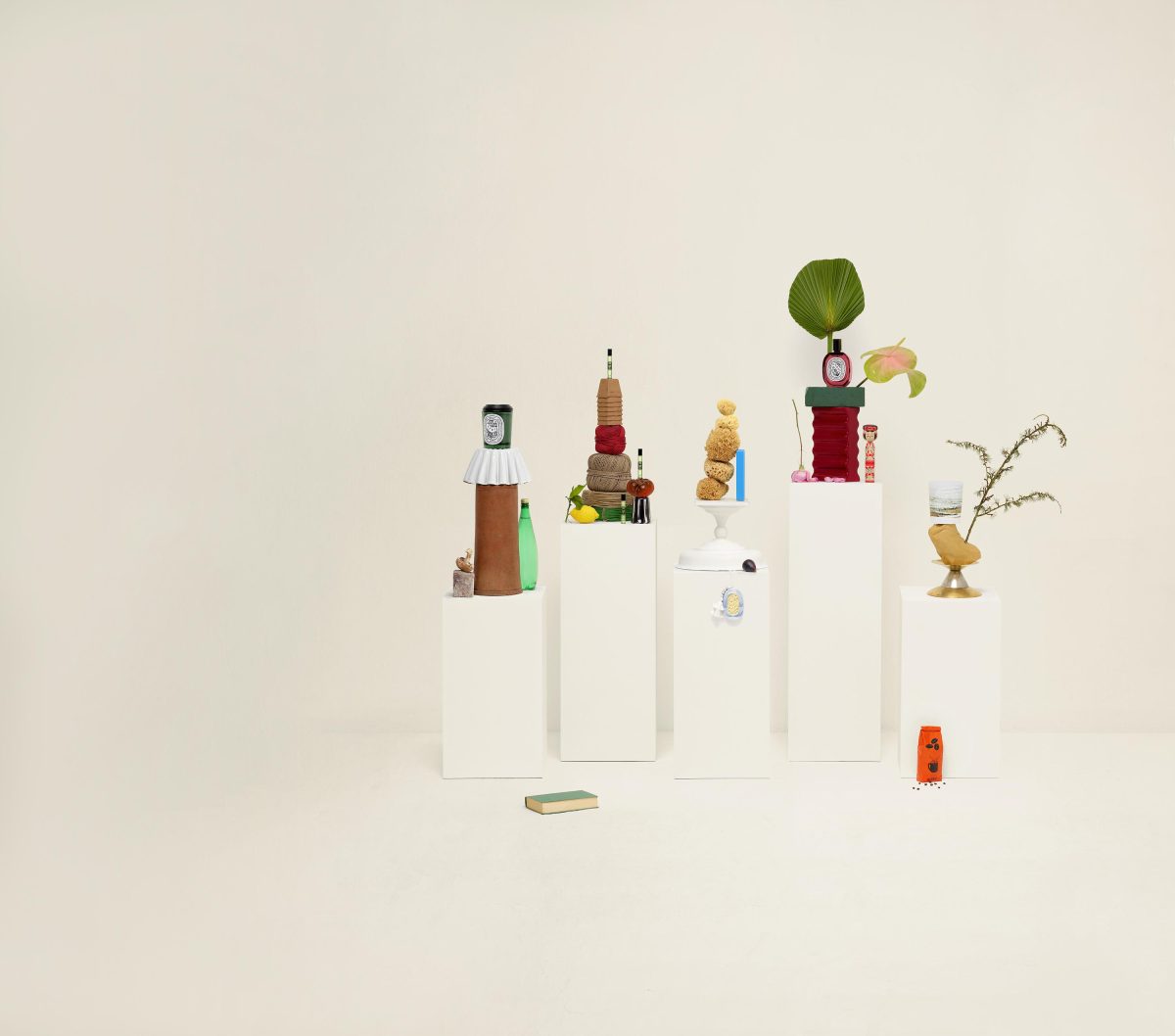 Galleria foto 'Diptyque celebra 60 anni con una mostra e una collezione dedicata a cinque capitali' - foto 12