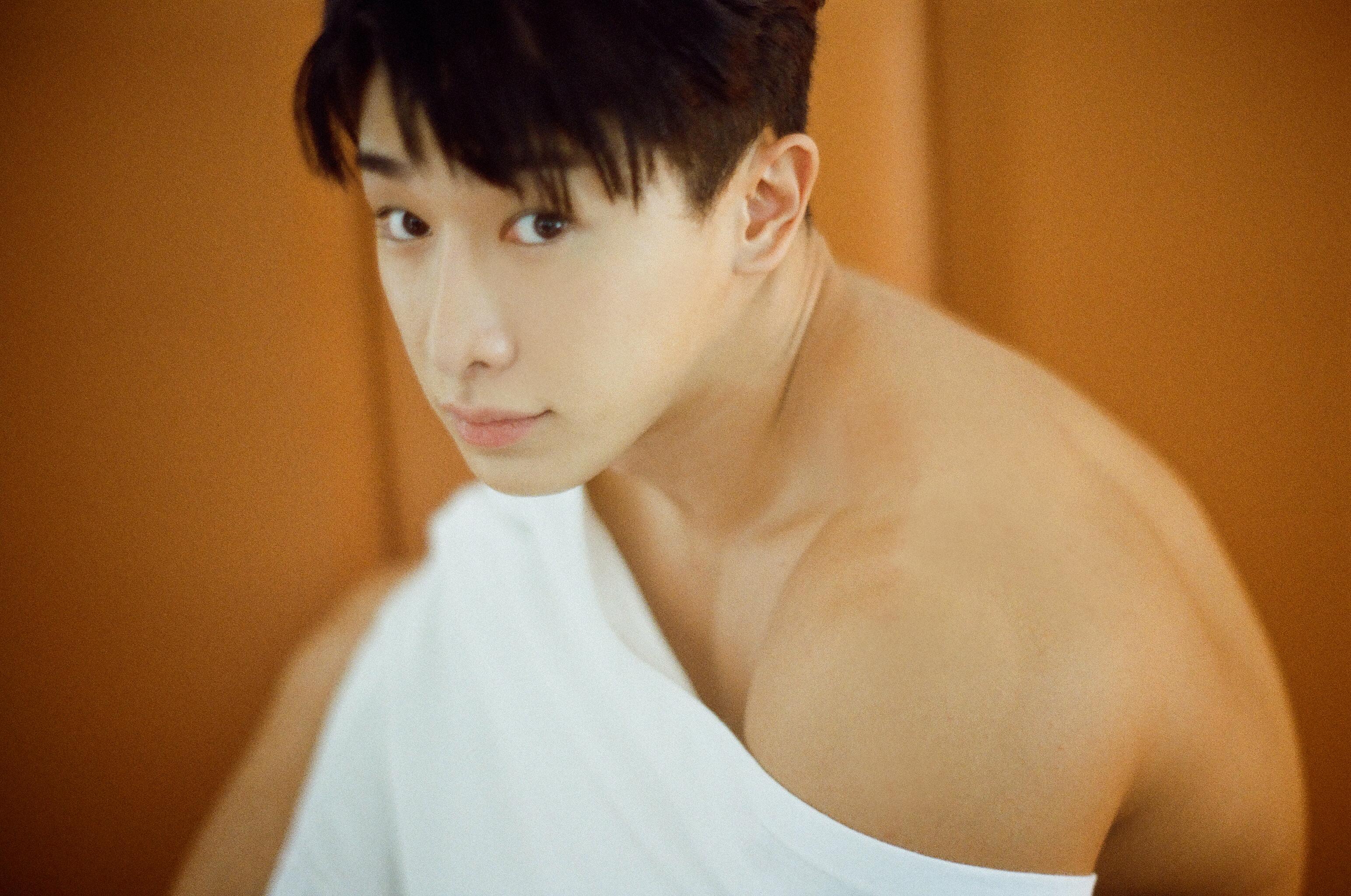 Wonho: «As an idol I seem fearless, but off the stage I’m just a person like any other» Wonho: «As an idol I seem fearless, but off the stage I’m just a person like any other»