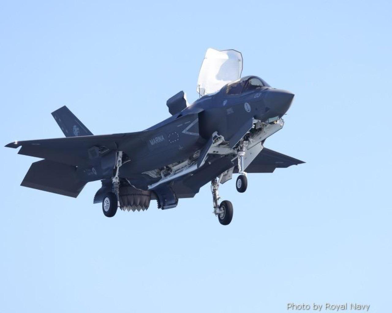 Marina ed Aeronautica insieme sugli F-35 anche per merito di Guerini Marina ed Aeronautica insieme sugli F-35 anche per merito di Guerini