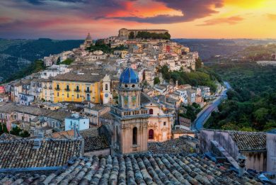 Viaggio tra i no-vax di Sicilia, tra disinformazione, minacce e restrizioni