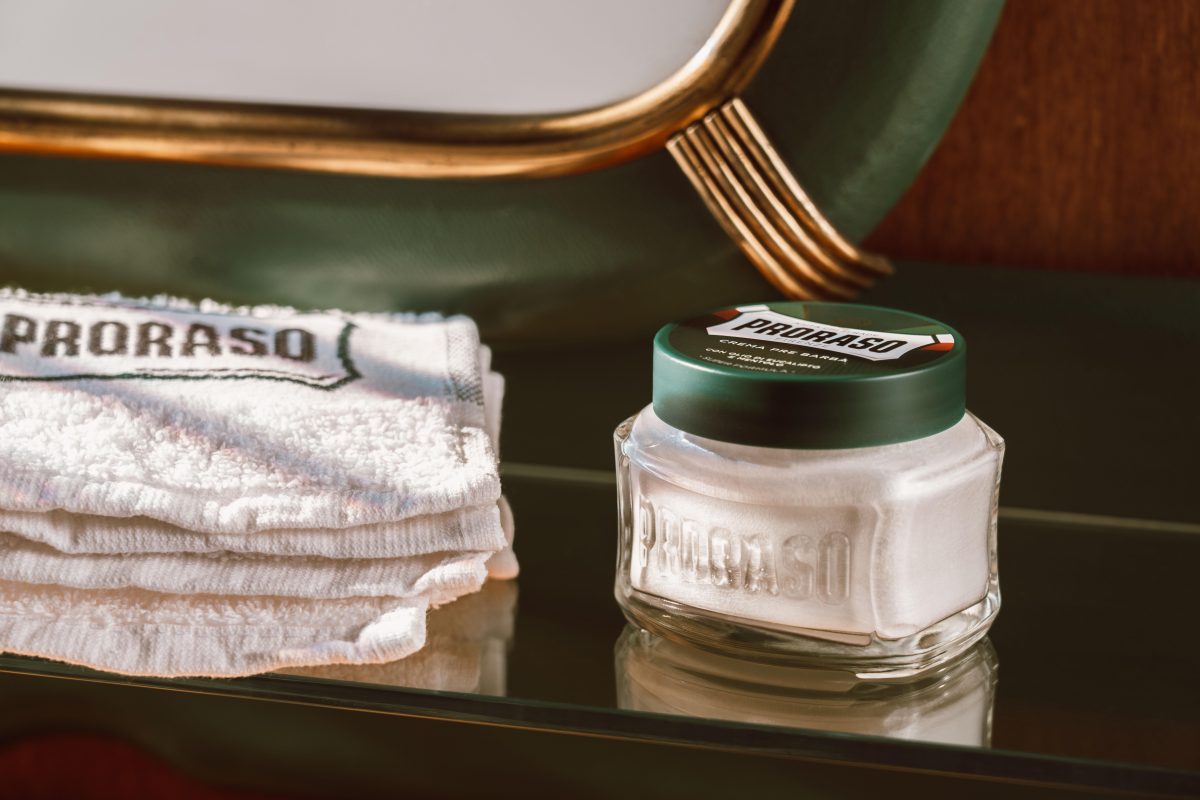 Galleria foto 'I segreti professionali della crema Proraso' - foto 2