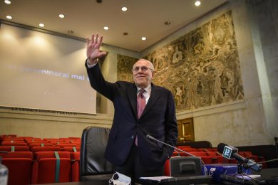 Il triste addio di Francesco Greco da Palazzo di Giustizia di Milano