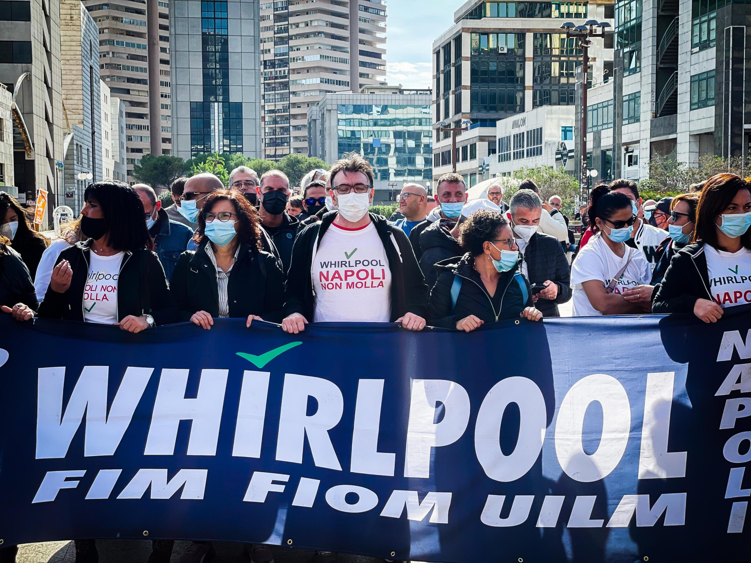 Whirlpool di Napoli, è finita. Per colpa dei sindacati e dei grillini