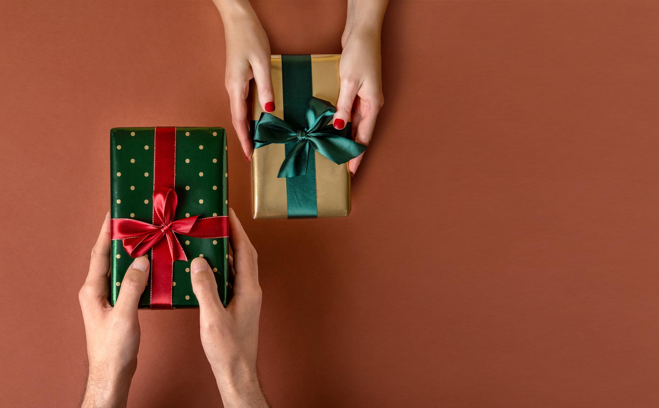 Oltre 100 accessori per lui e per lei da regalare questo Natale