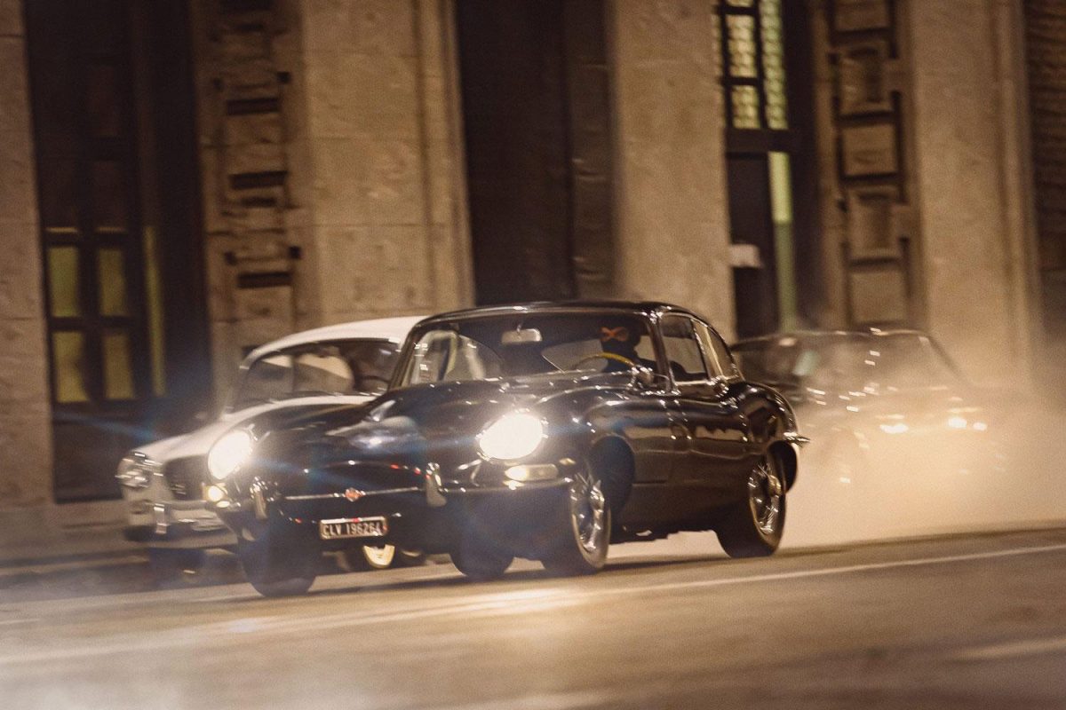 Galleria foto 'Quello dei Manetti Bros è un Diabolik senza fascino, come tutto il film' - foto 5