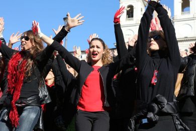 La marcia silenziosa delle donne nella società italiana