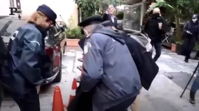 Grecia, sacerdote ortodosso grida al Papa: “Sei un eretico” | Video