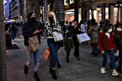 Dal 10 febbraio basta mascherine all’aperto e riaprono le discoteche