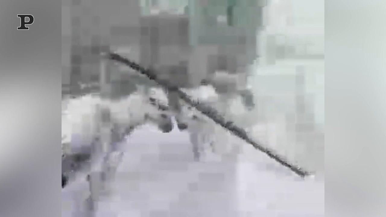 Gerusalemme, una tempesta di neve imbianca la città | Video