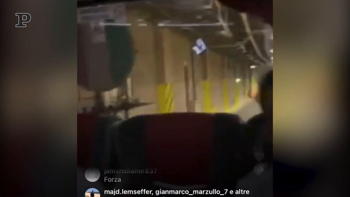 Galleria foto 'Spagna, la tribuna crolla mentre i tifosi festeggiano il gol | Video' - foto 3